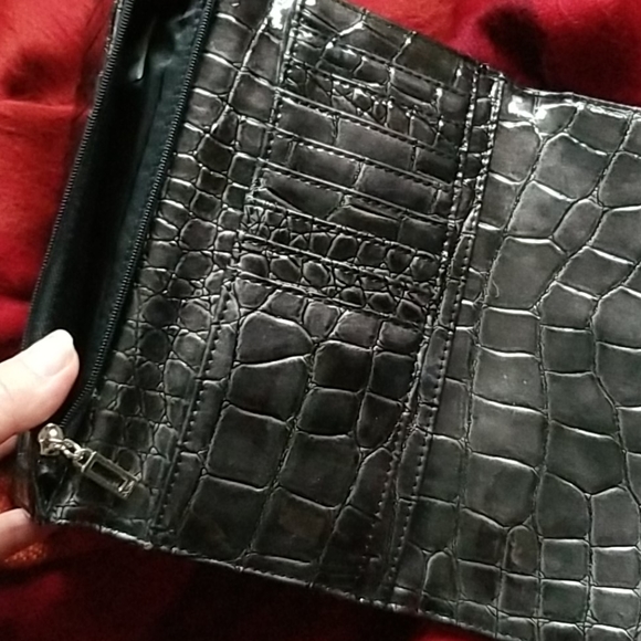 Guess Wallet - Picture 3 of 6